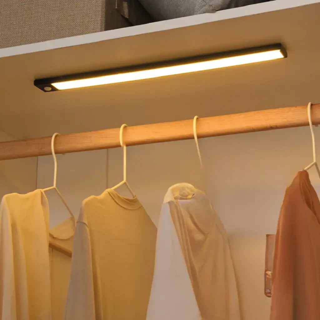 Luminária Inteligente Ultra LED com Sensor de Movimento